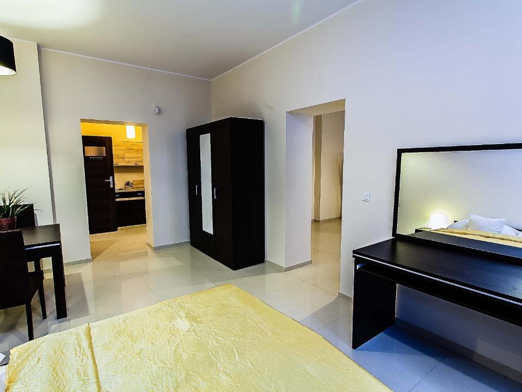 Aparthotel Apart-Lux Bytom Exterior foto